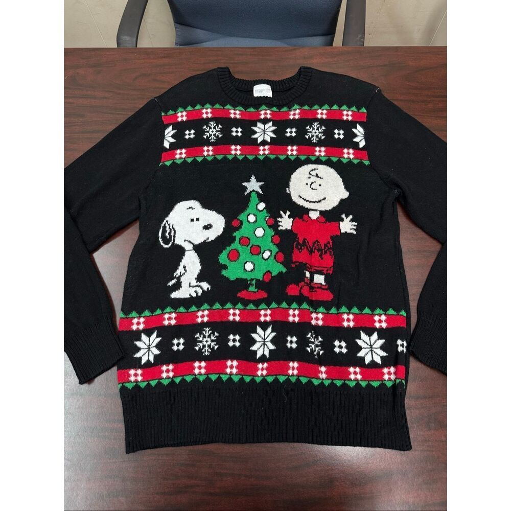 Peanuts Charlie Brown and Snoopy Black Christmas Sweater Size Medium